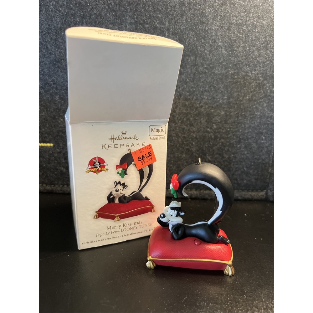 2012 Hallmark Keepsake Ornament Looney Tunes‎ Pepe LePew Merry Kiss-mas NIB NEW